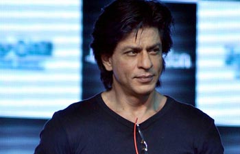 Shah Rukh Khan turns toy boy